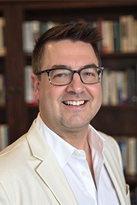 Stephen Bell's Headshot