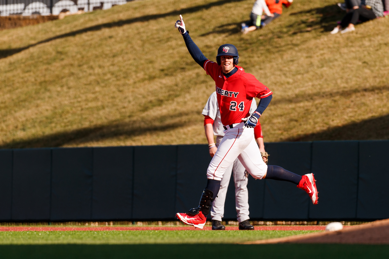 Liberty Flames baseball caps off weekend sweep of Marist with walkoff