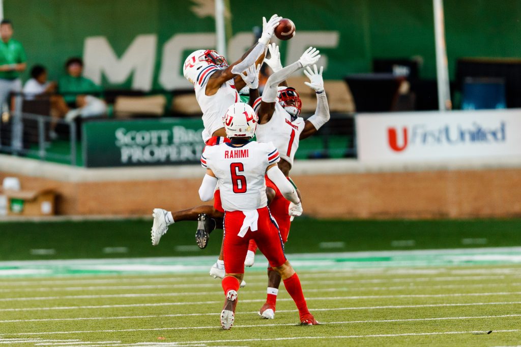 Liberty Football Rallies From 12-Point Deficit To Overcome UNT 35-26 – The Liberty Champion