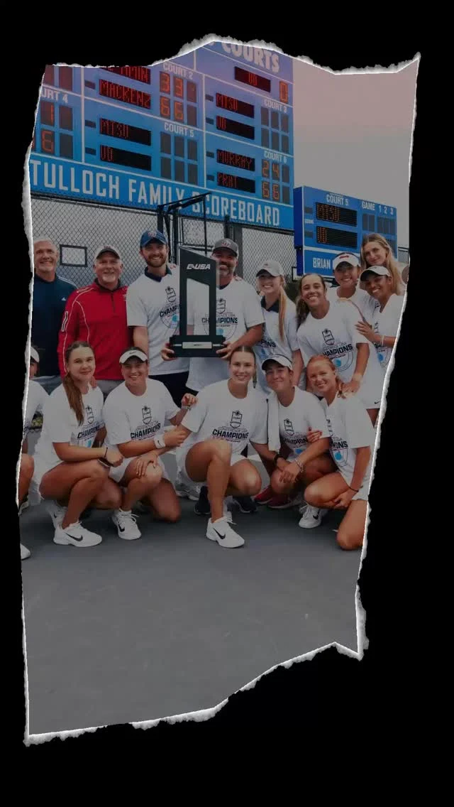 Issue 6️⃣ is here! Grab a copy today! ❤️‍🔥 

🤳 @zacksolem