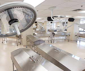 A 5,300-square-foot Anatomy Lab features 26 dissection tables/ stations and is compliant with all Anatomical Board standards.