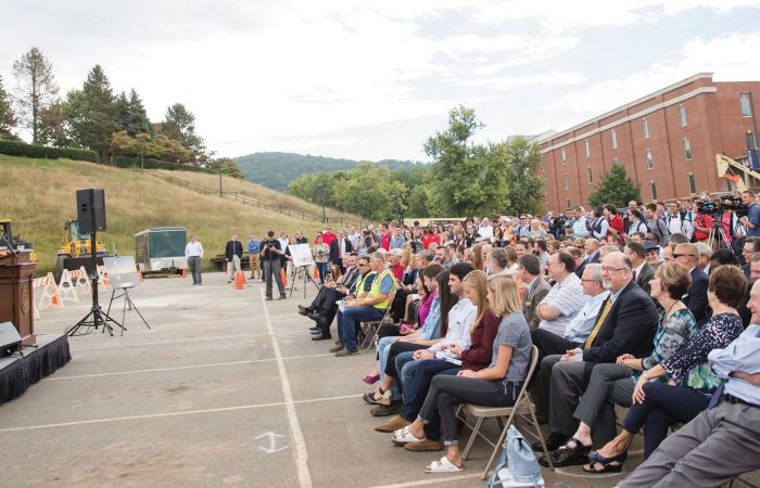 Faculty, staff, and students from the School of Divinity joined members of Liberty University’s administration on Aug. 31 to celebrate the groundbreaking for the Freedom Tower.