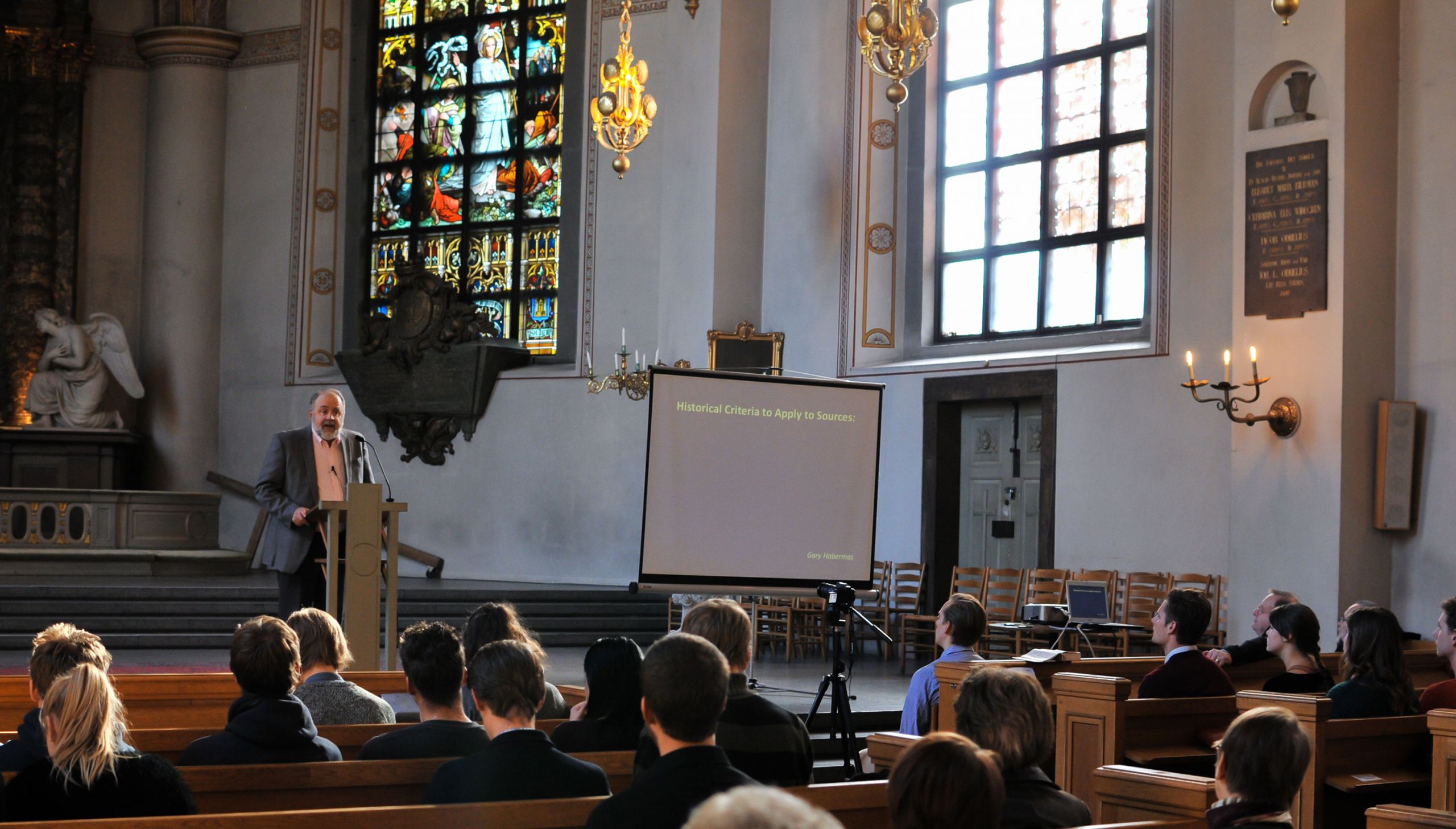 Dr. Gary Habermas lectures in Sweden.