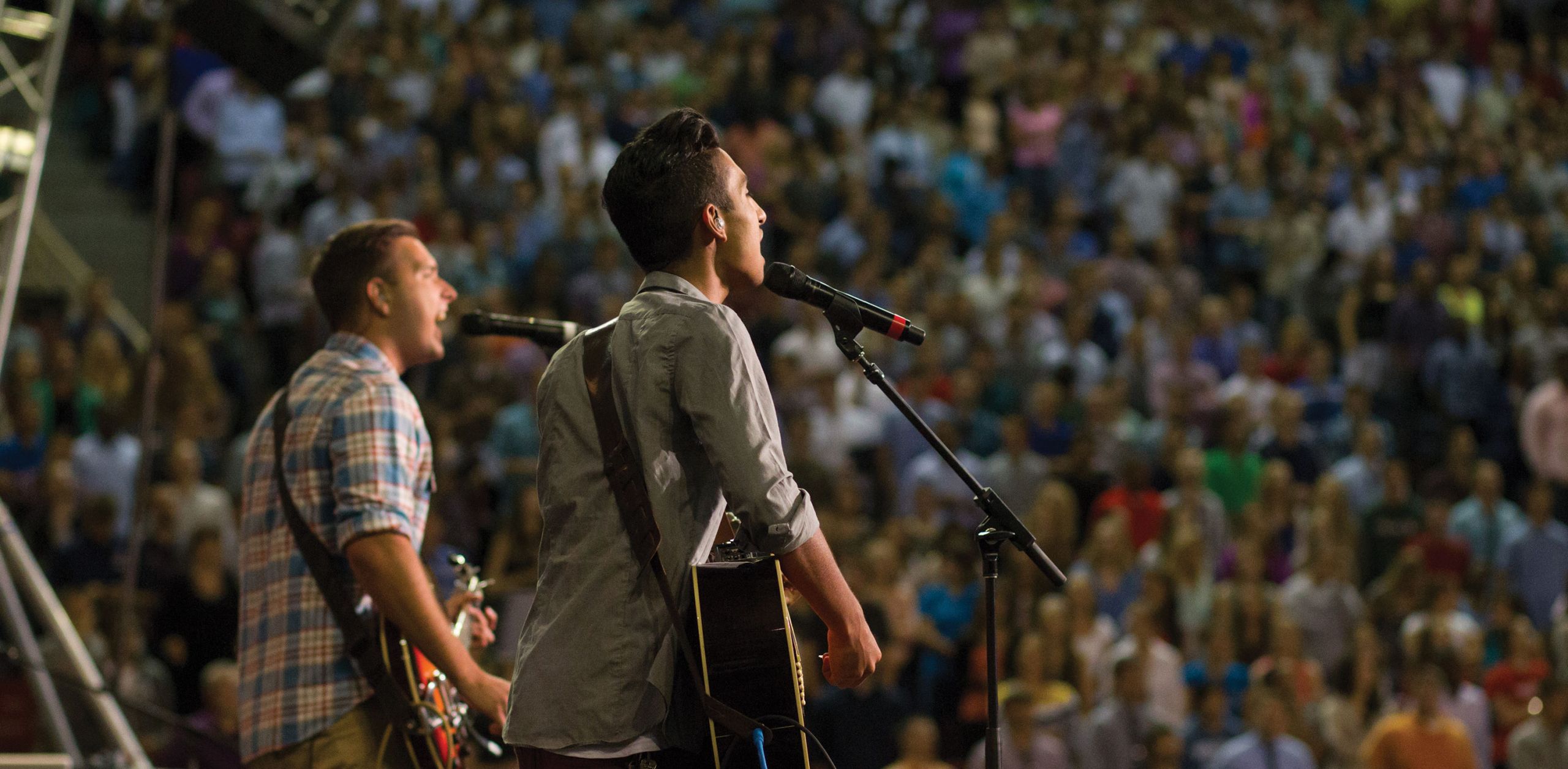 Exodus performs in Convocation.