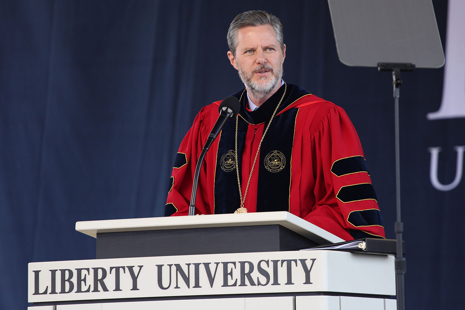 Liberty University President Jerry Falwell addresses the Class of 2016.