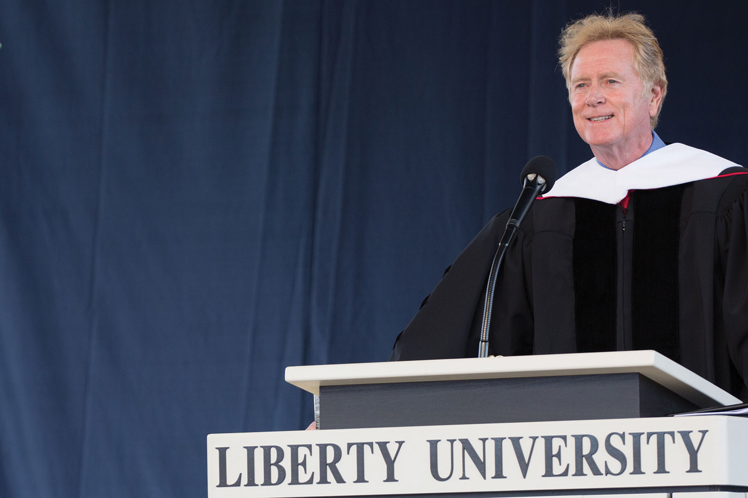 Hollywood screenwriter/director Randall Wallace surprised graduates at Liberty's 43rd Commencement.