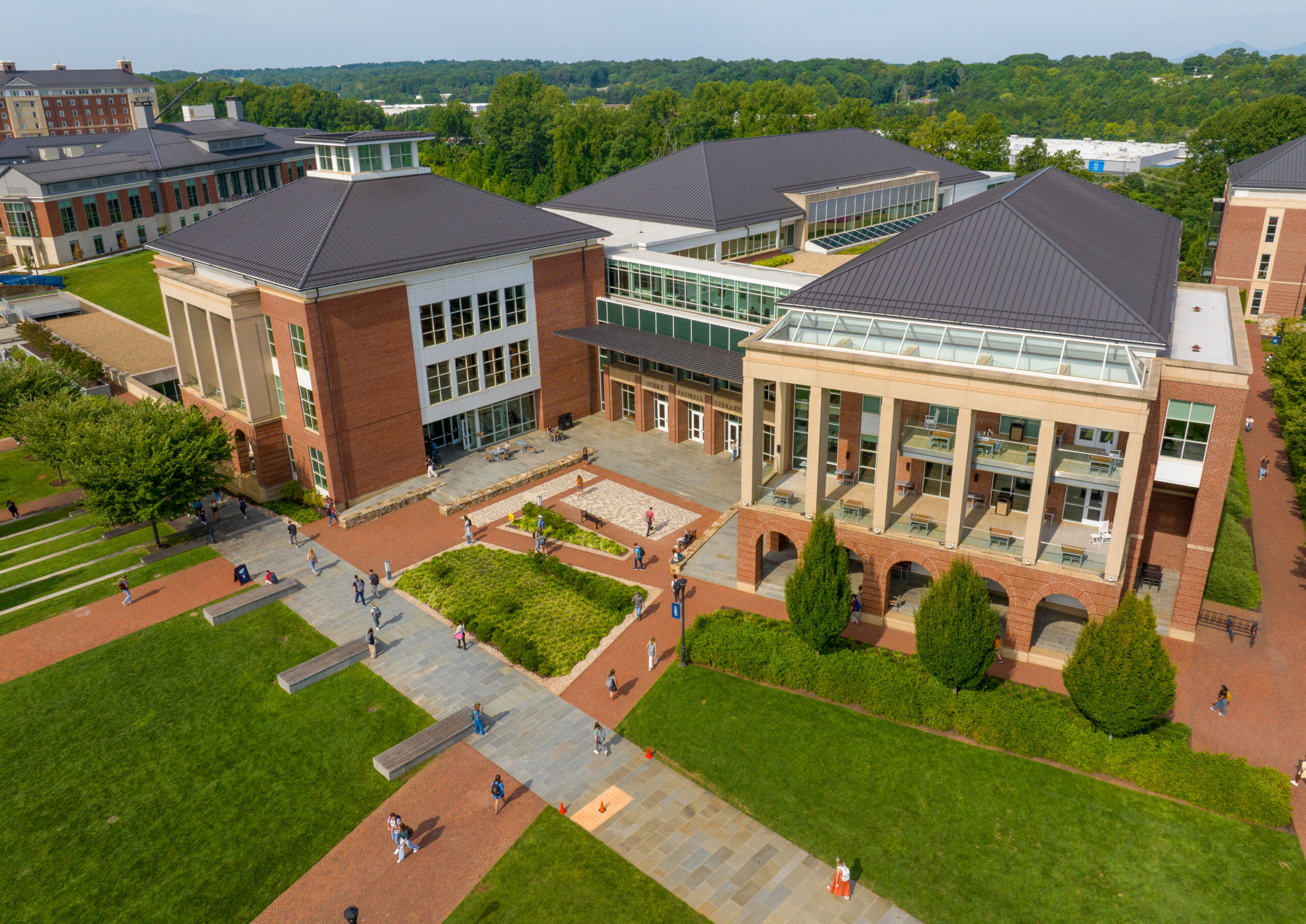 Jerry Falwell Library front facade 