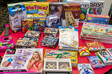 LUCOM-SNMA hosts "A Very Merry Giftmas"