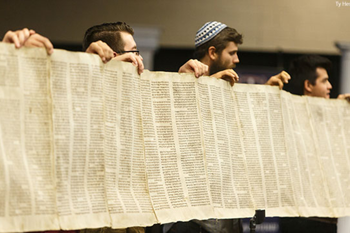 School of Divinity receives Torah scroll donation