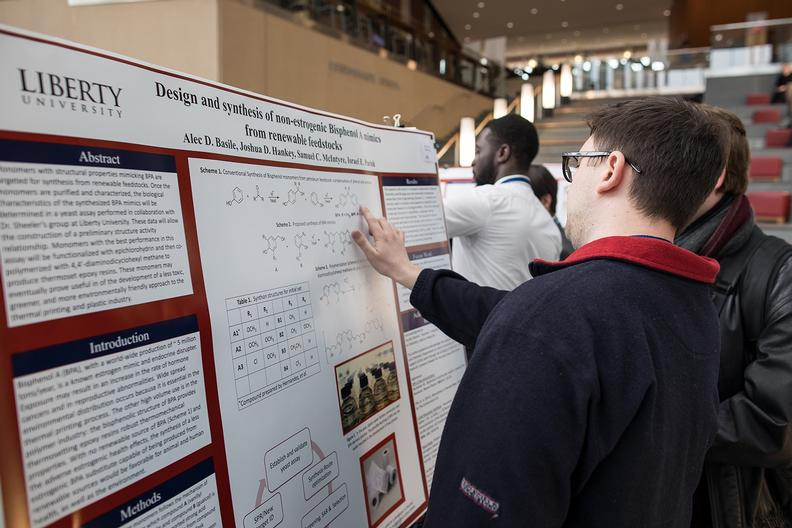 Students showcase research at world’s largest undergrad symposium ...