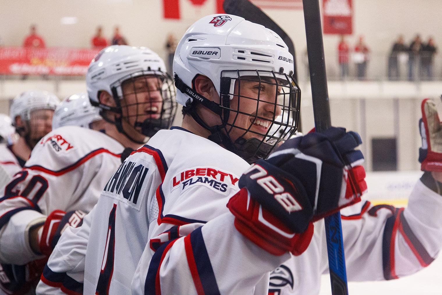 ACHA DI men's hockey team rides 10game win streak into national