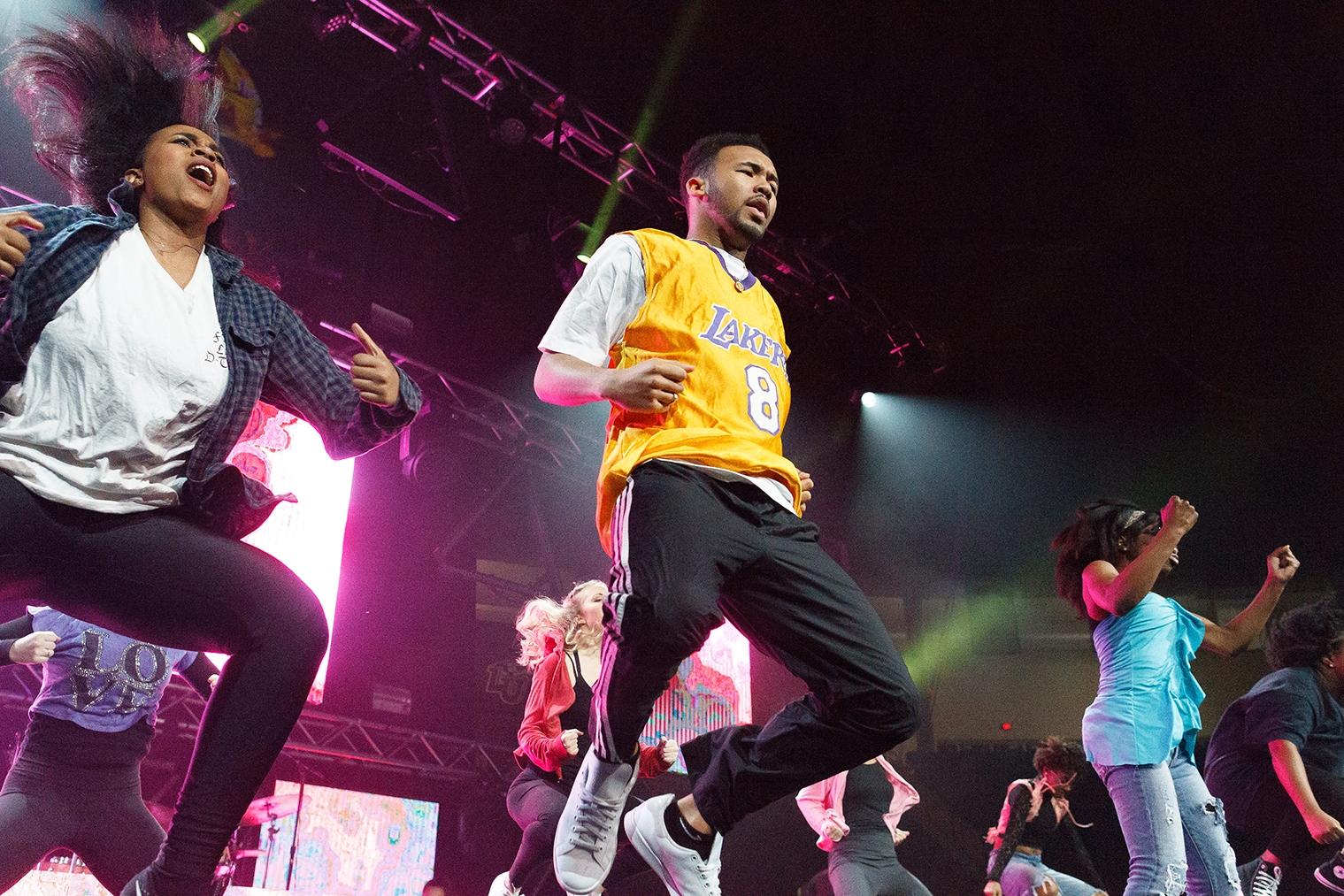 Students celebrate 2000s nostalgia at Spring Coffeehouse » Liberty News