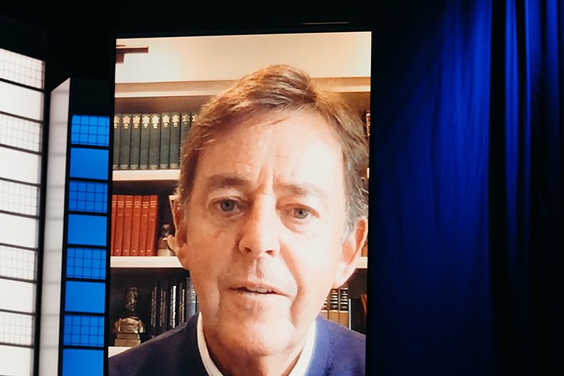 Author and pastor Alistair Begg reminds students to go 'to the right