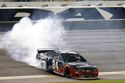 byron william win daytona nascar burnout liberty cup series joins celebrating university sizeable spectacular crowd celebrates historic late saturday night