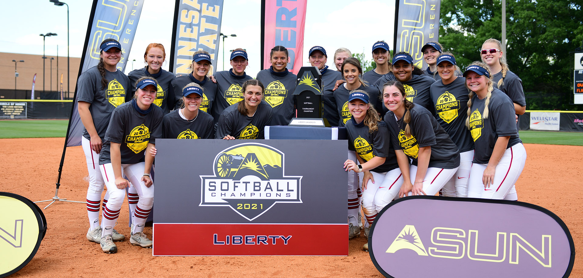 Softball team takes ASUN conference crown, punches ticket to NCAA