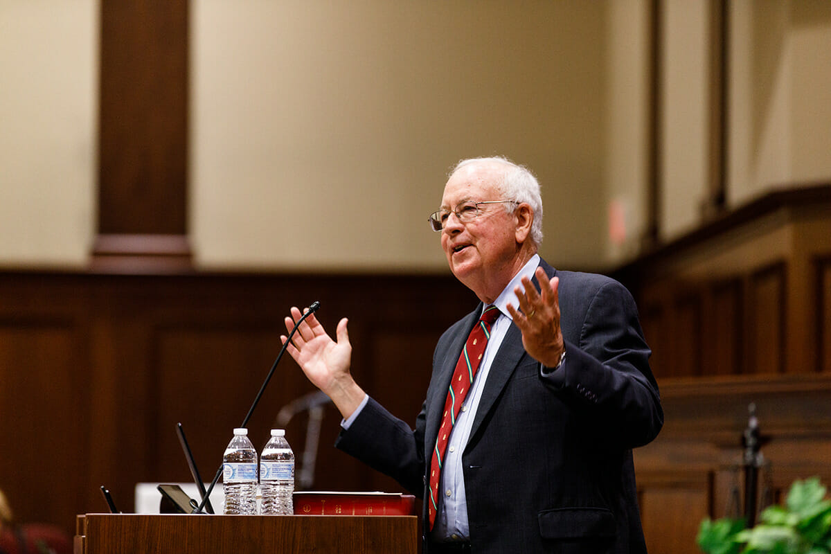 School of Law holds annual Ad Fontes Ceremony, welcomes Kenneth Starr as special guest