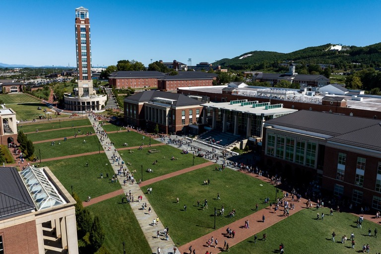 Liberty University enrolls largest student body in history; online