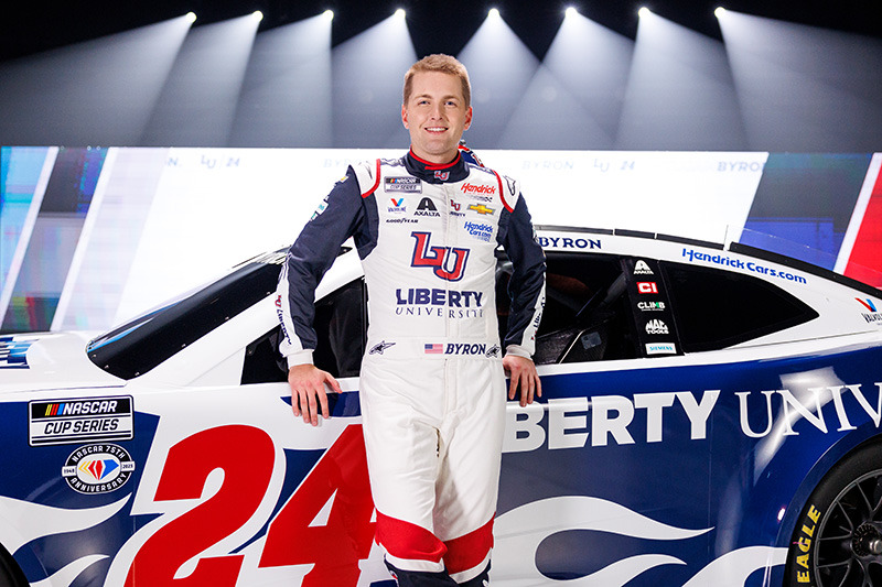 W Byron Modellino Auto 1/64 – Chevrolet Camaro ZL1 '22 – Vittoria Atlanta – Liberty University – HT