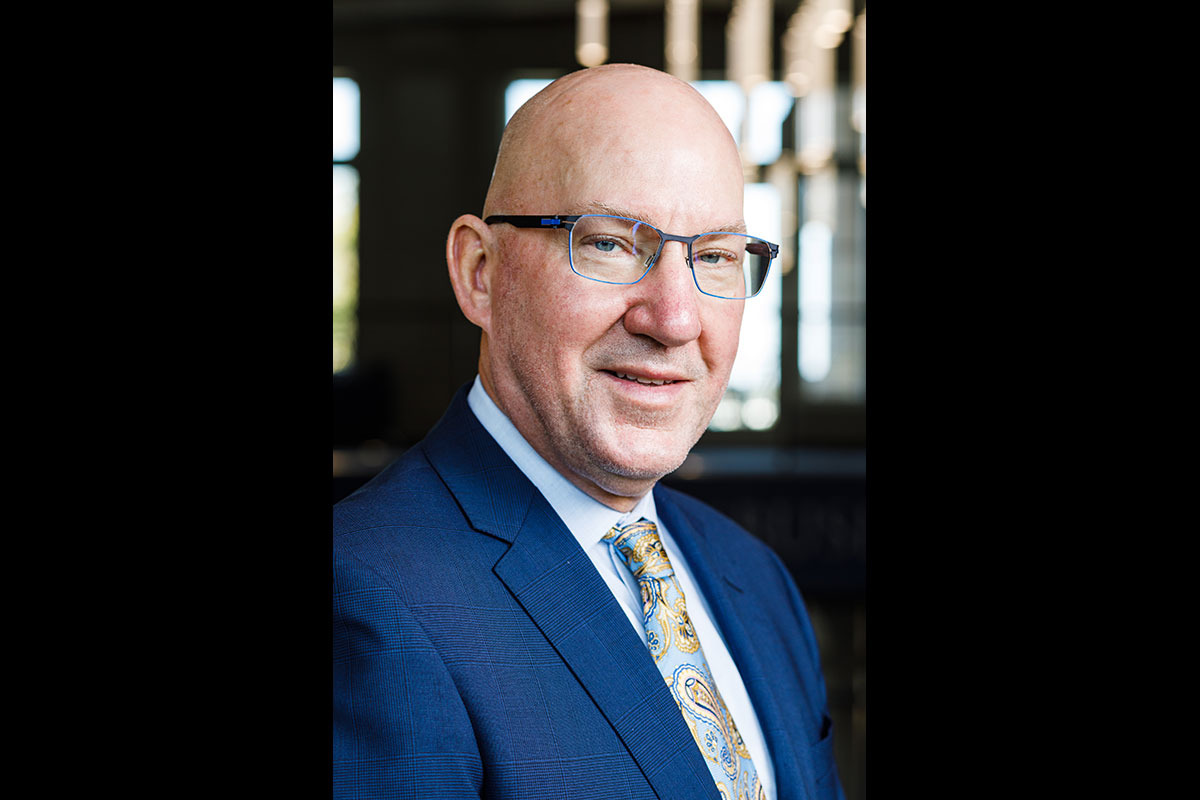 Liberty Business Professor Receives Prestigious Larry Burkett Award 
