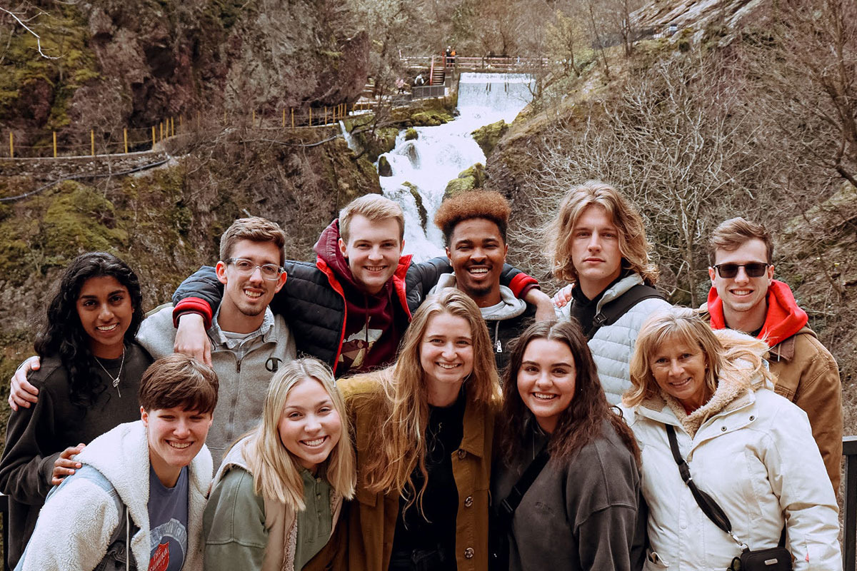 Students serve alongside missionaries in Kosovo during Spring Break