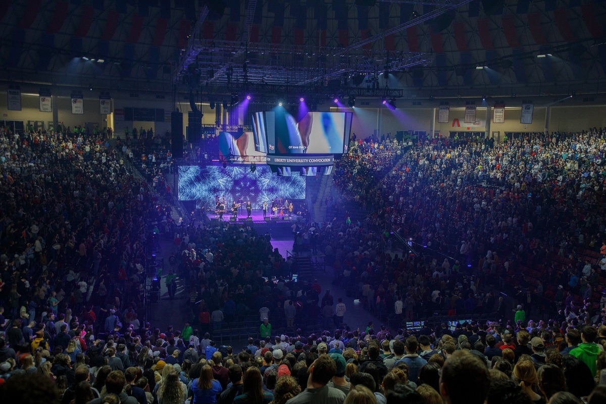 Convocation wide shot