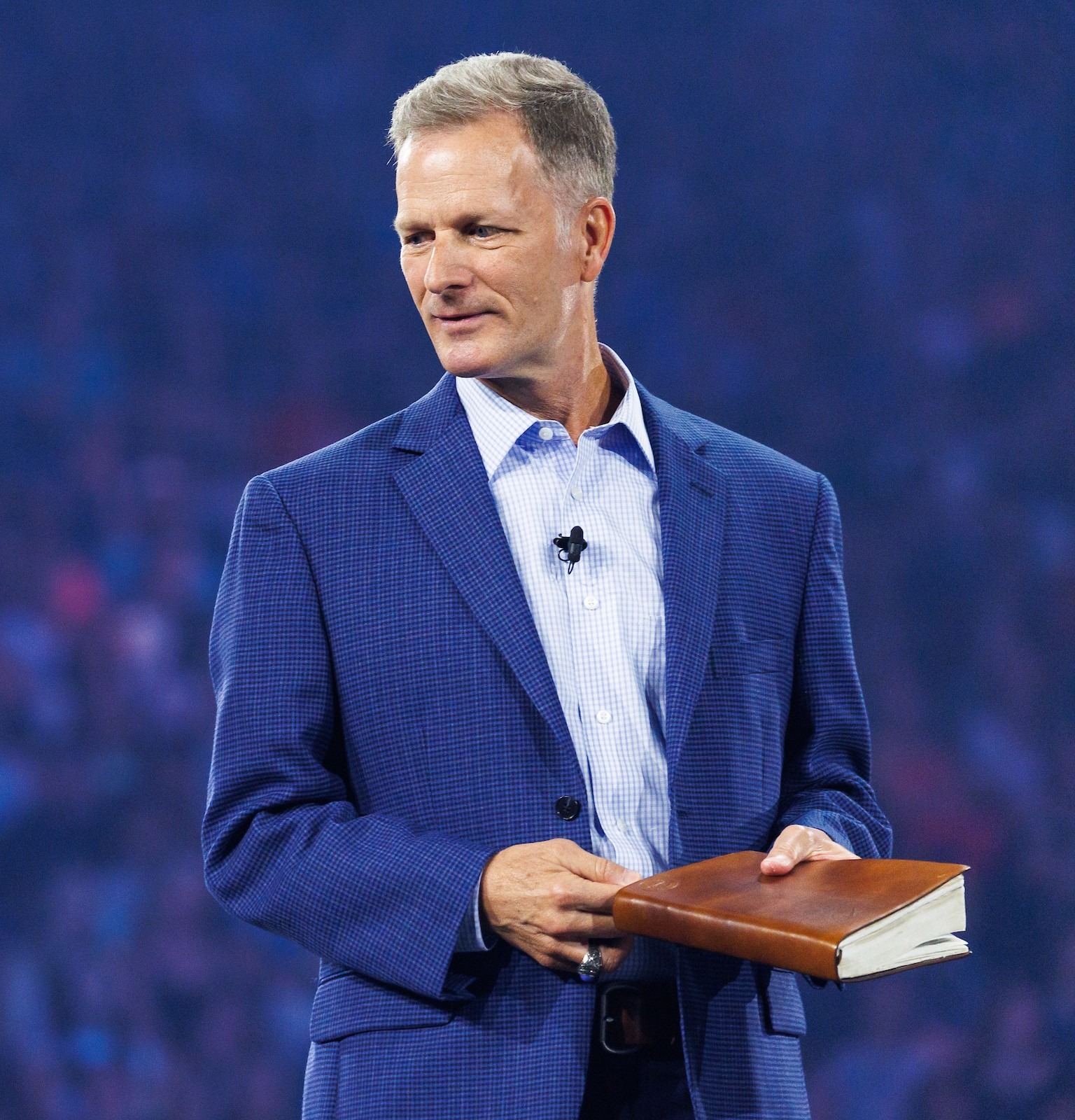 President of LU Dr. Costin speaking at LUOA Chapel